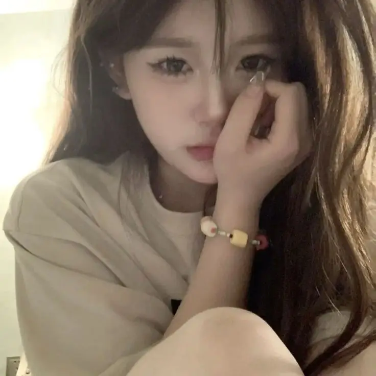 Ảnh Đại Diện Gái Xinh: Nhận Diện Ngay Vẻ Đẹp Riêng Của Bạn 24