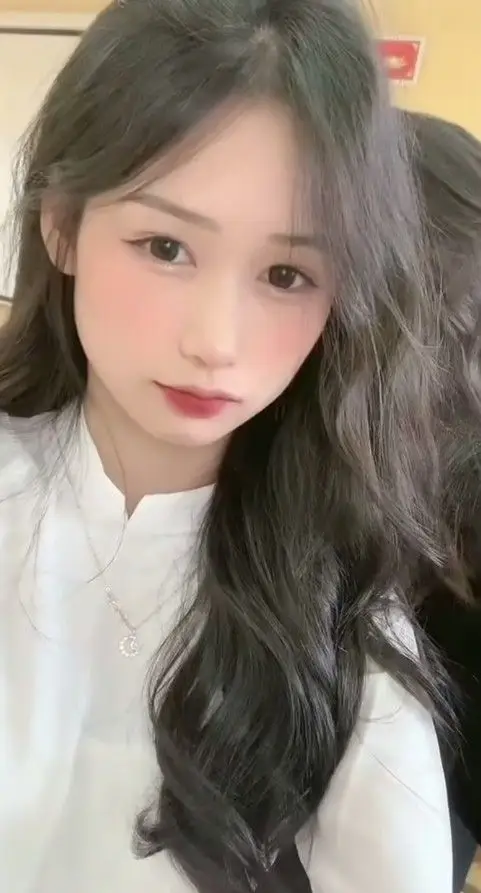 Ảnh Đại Diện Gái Xinh: Nhận Diện Ngay Vẻ Đẹp Riêng Của Bạn 52