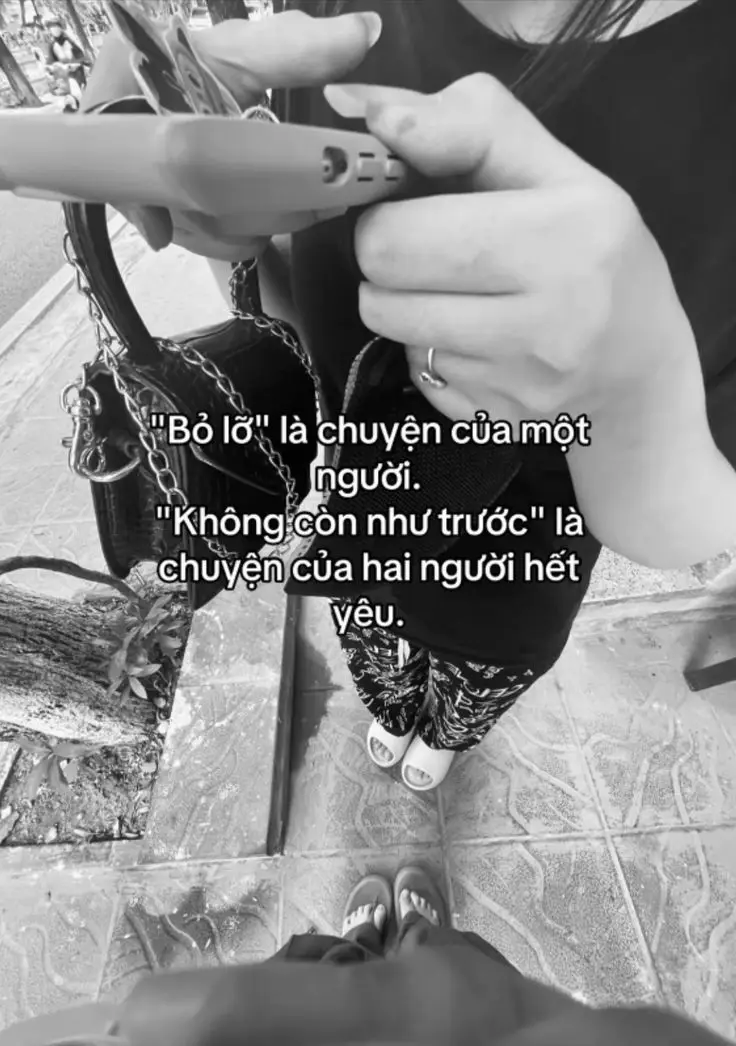 Ảnh Buồn Tâm Trạng Con Gái: Hình Ảnh Gợi Nhớ Và Cảm Xúc 35
