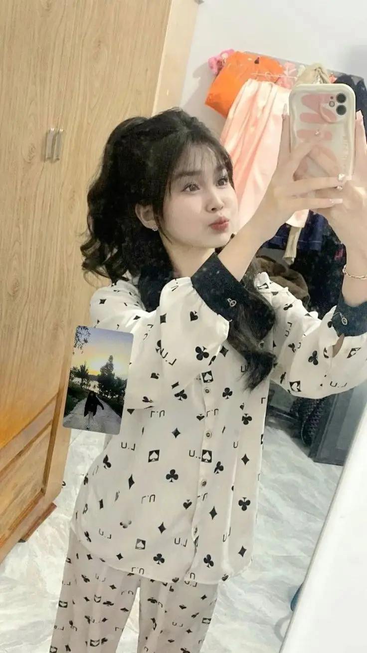 Ảnh Con Gái 18 Tuổi Xinh Xắn 43