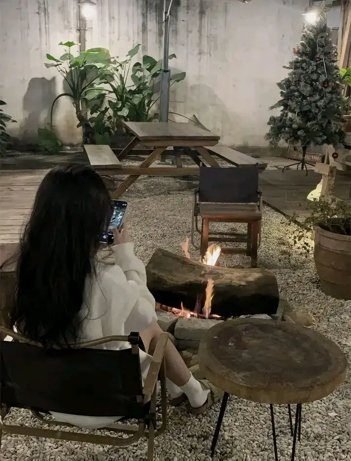 Ảnh Con Gái Che Mặt - Vẻ Đẹp Bí Ẩn Qua Những Bức Ảnh 49