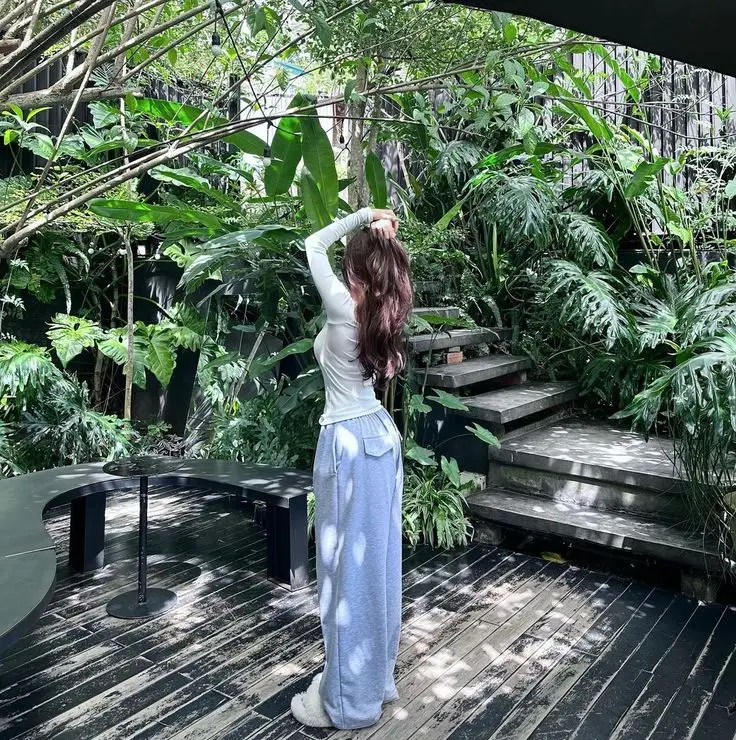 Ảnh con gái chụp sau lưng - Ghi lại vẻ đẹp bí ẩn 4