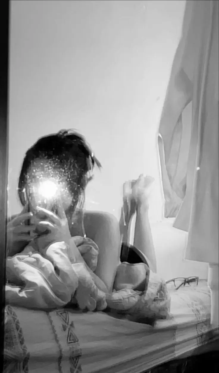 Ảnh Con Gái Chụp Trước Gương - Bộ Sưu Tập 50 Hình Ảnh Đẹp Nhất 8