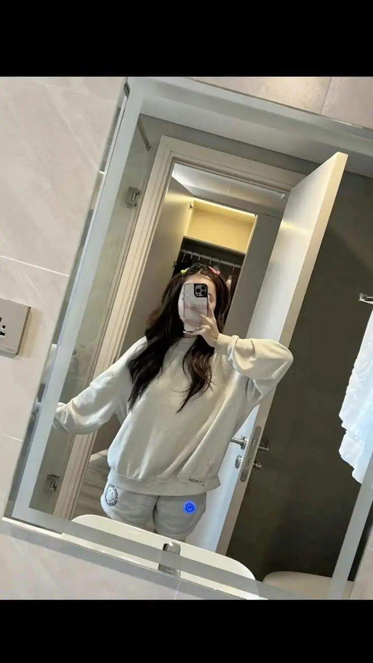 Ảnh Con Gái Chụp Trước Gương - Bộ Sưu Tập 50 Hình Ảnh Đẹp Nhất 44