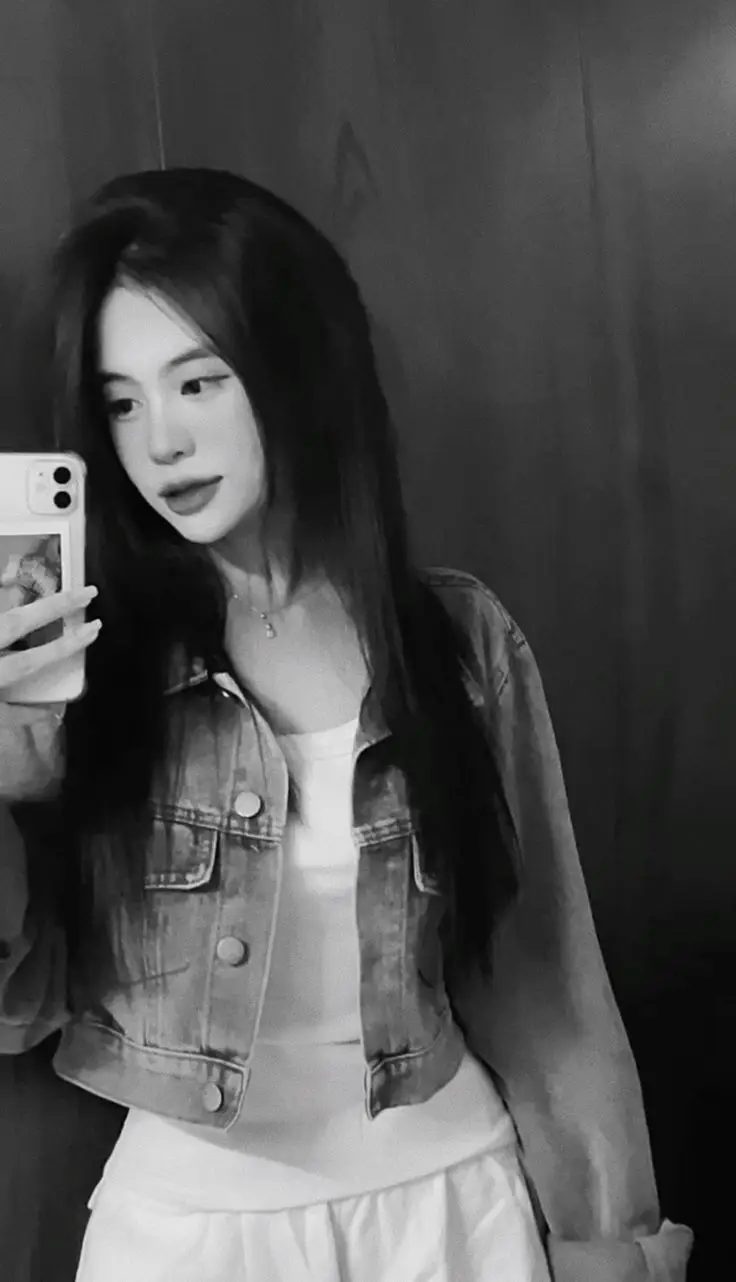 Ảnh Con Gái Chụp Trước Gương - Bộ Sưu Tập 50 Hình Ảnh Đẹp Nhất 47