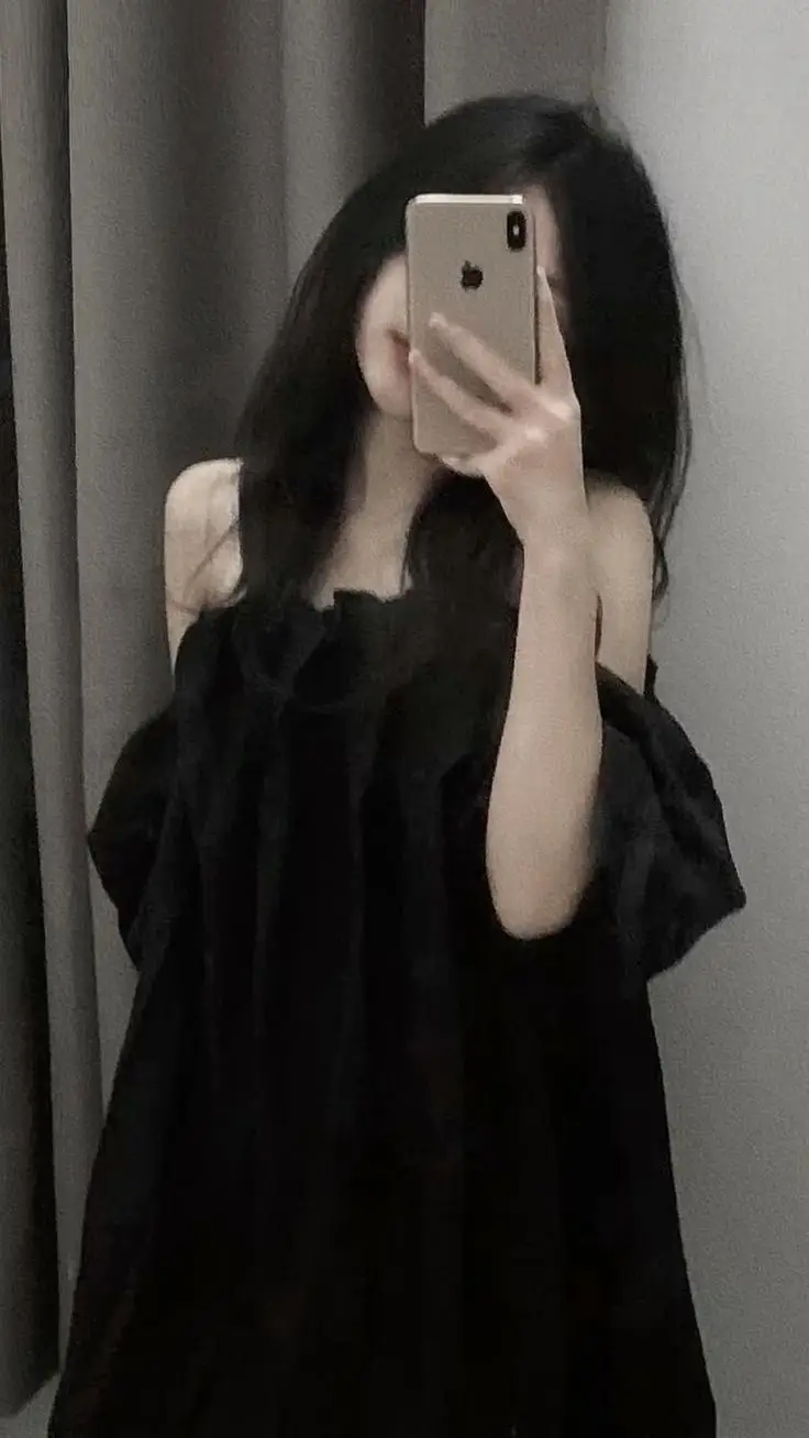 Ảnh con gái mặc váy ngắn che mặt - Phong cách thời trang trẻ trung 39