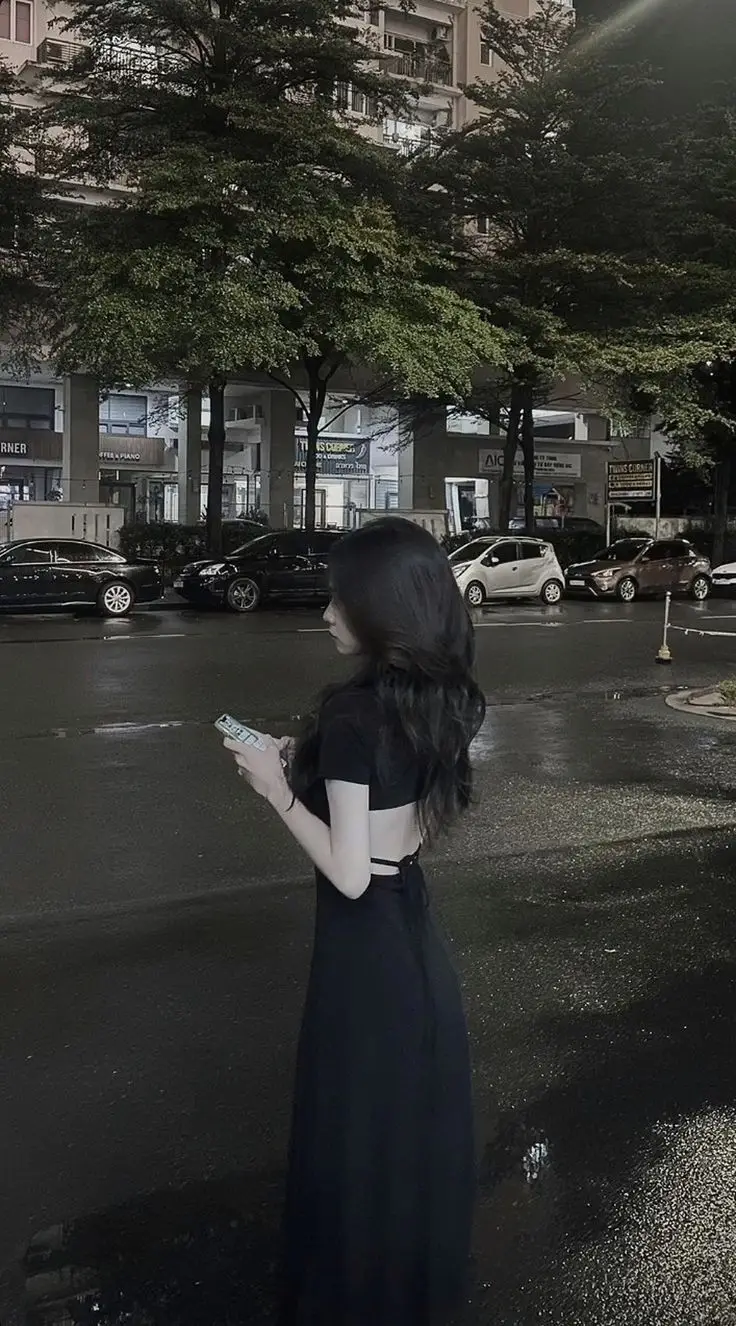 Ảnh con gái mặc váy ngắn che mặt - Phong cách thời trang trẻ trung 55