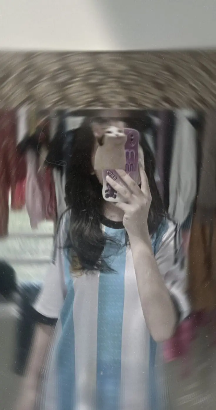 Ảnh Gái 18 Tuổi Che Mặt - Hình Ảnh Ngây Thơ Đáng Yêu 4