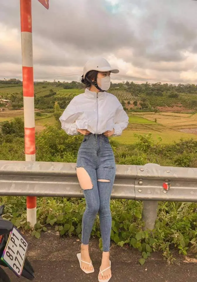 Ảnh Gái 18 Tuổi Che Mặt - Hình Ảnh Ngây Thơ Đáng Yêu 8