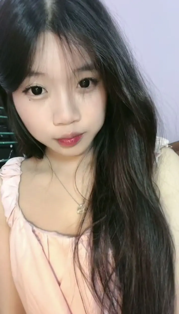 Ảnh Gái 18 Tuổi Che Mặt - Hình Ảnh Ngây Thơ Đáng Yêu 9