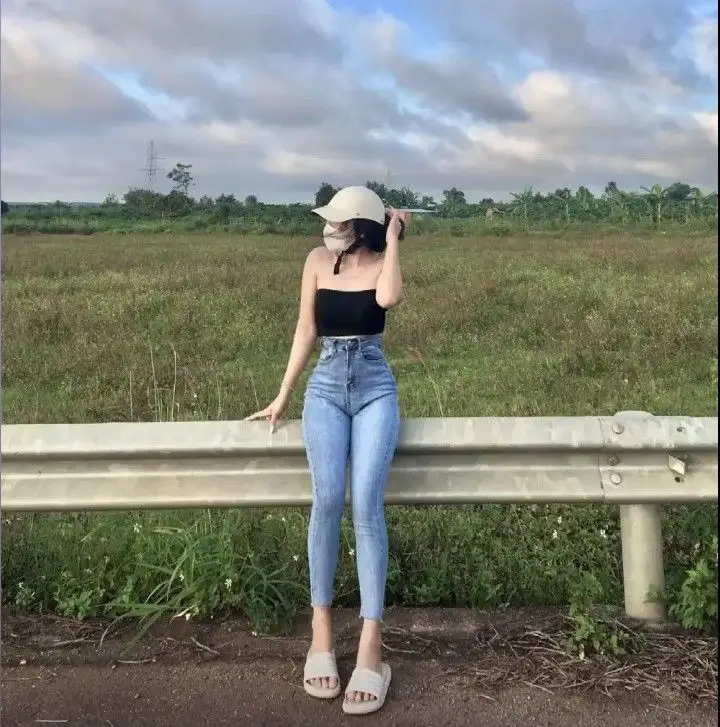 Ảnh Gái 18 Tuổi Che Mặt - Hình Ảnh Ngây Thơ Đáng Yêu 14