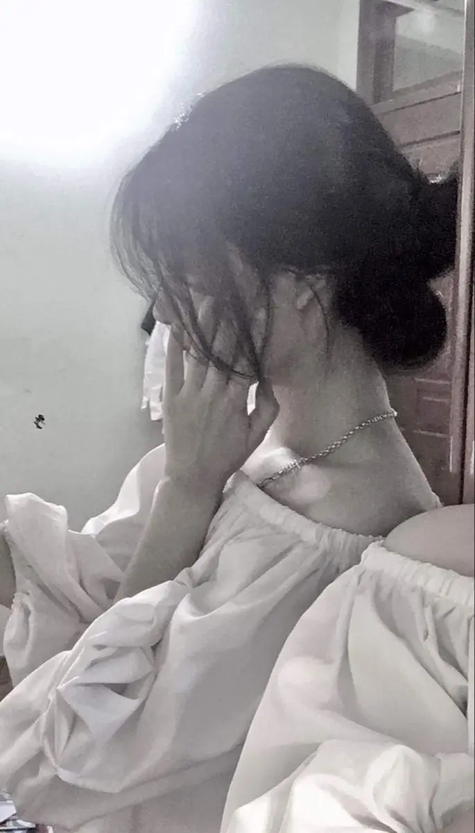 Ảnh Gái 18 Tuổi Che Mặt - Hình Ảnh Ngây Thơ Đáng Yêu 47