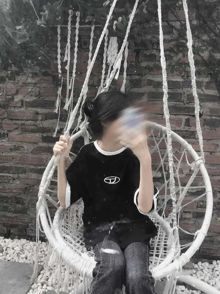 Ảnh gái 2k10 che mặt - Sự đáng yêu trong phong cách bí ẩn 5