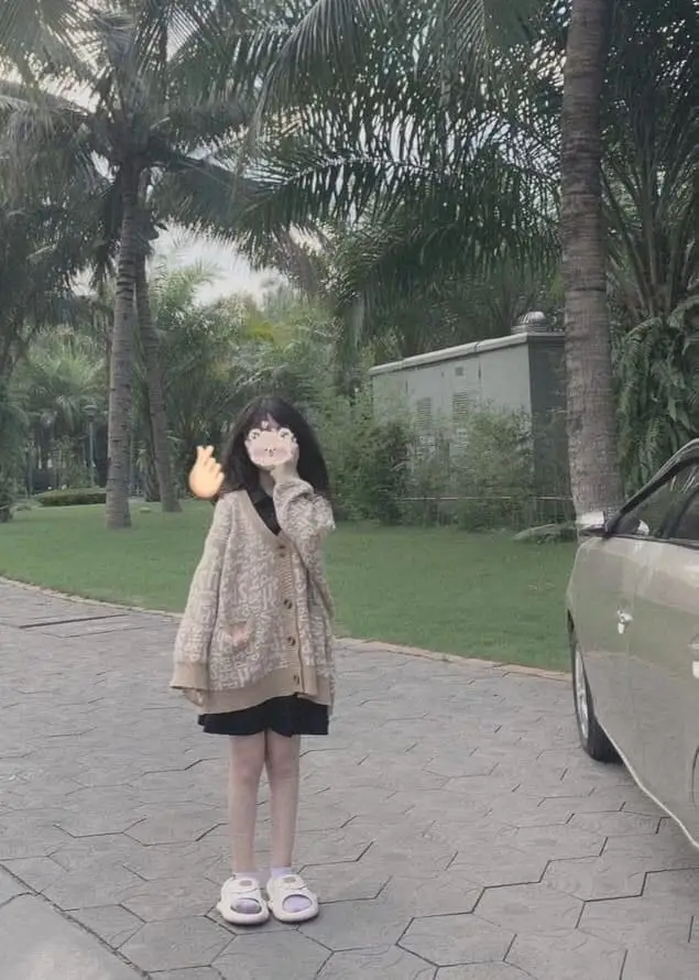 Ảnh gái 2k10 che mặt - Sự đáng yêu trong phong cách bí ẩn 6