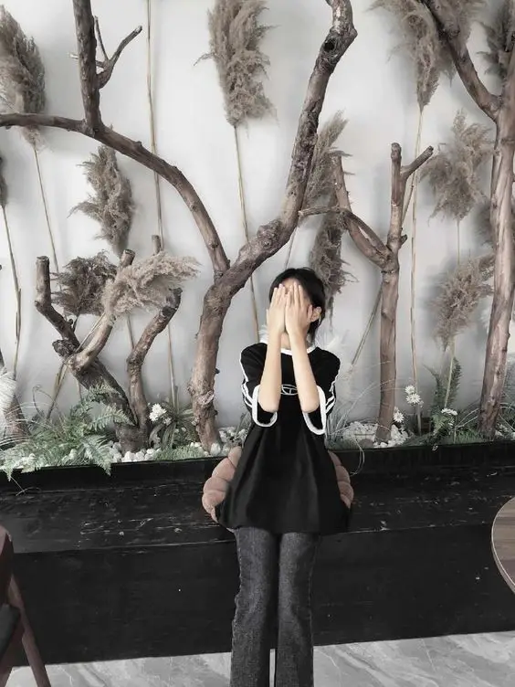 Ảnh gái 2k10 che mặt - Sự đáng yêu trong phong cách bí ẩn 25