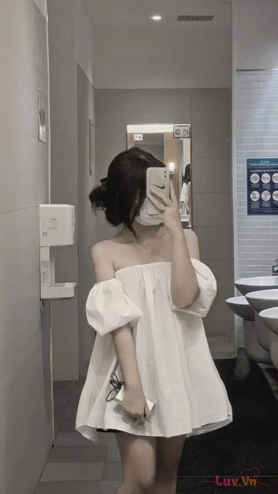 Ảnh gái 2k10 che mặt - Sự đáng yêu trong phong cách bí ẩn 44