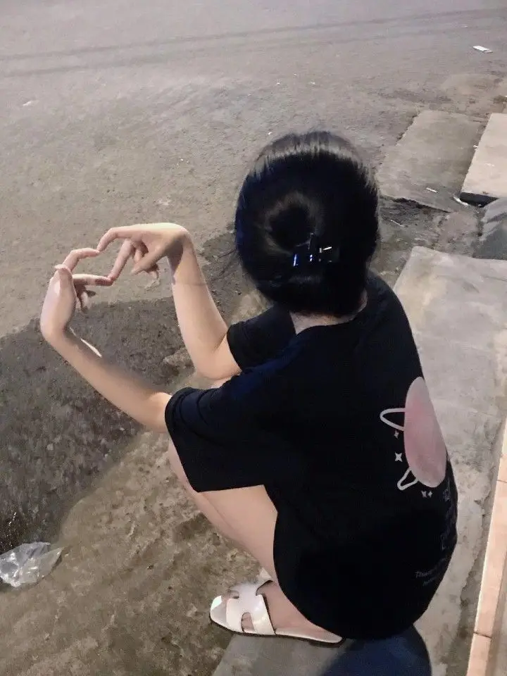 Ảnh Gái 2k11 Che Mặt: Vẻ Đẹp Thời Thượng Của Giới Trẻ 43