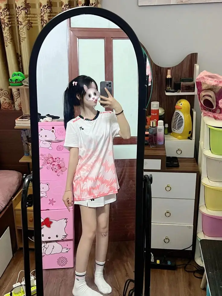 Ảnh gái che mặt bằng điện thoại - Những khoảnh khắc thú vị 27