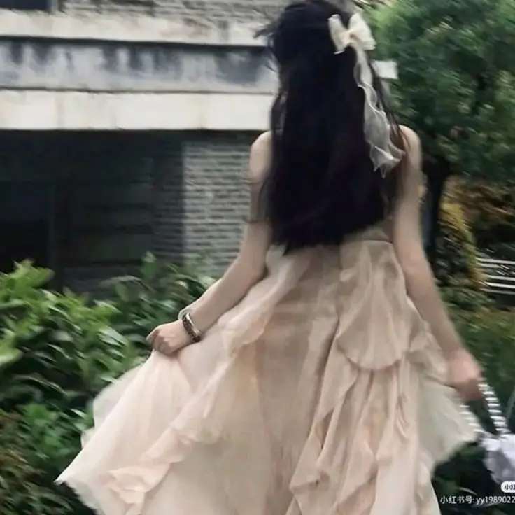 Ảnh Gái Chụp Sau Lưng: Chụp Hình Nghệ Thuật Từ Phía Sau 10