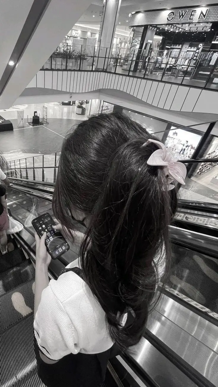 Ảnh Gái Chụp Sau Lưng: Chụp Hình Nghệ Thuật Từ Phía Sau 11