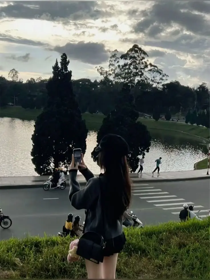 Ảnh Gái Chụp Sau Lưng: Chụp Hình Nghệ Thuật Từ Phía Sau 27