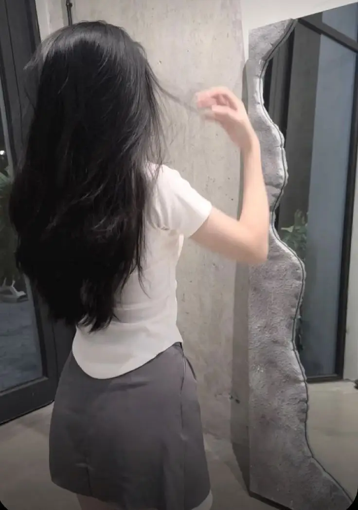 Ảnh Gái Chụp Sau Lưng: Chụp Hình Nghệ Thuật Từ Phía Sau 41