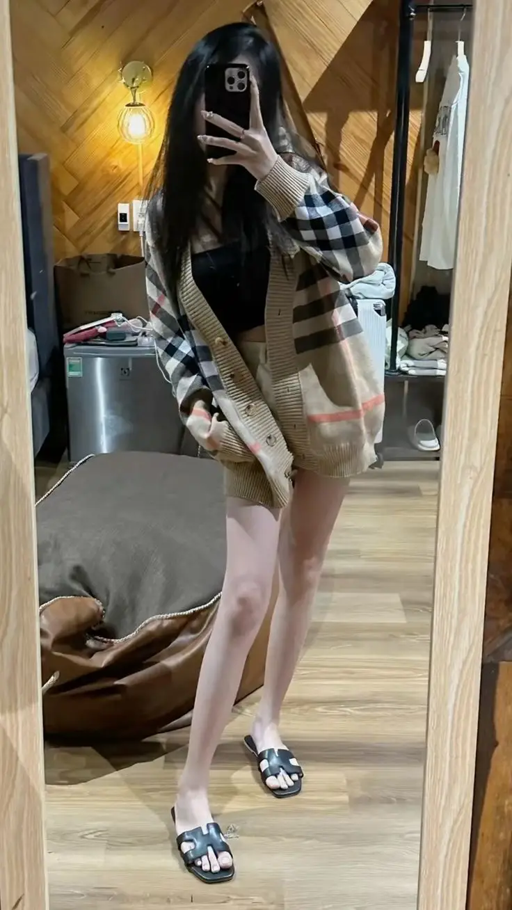 Ảnh Gái Chụp Trước Gương: Tuyển Tập 100 Hình Ảnh Đáng Yêu 4