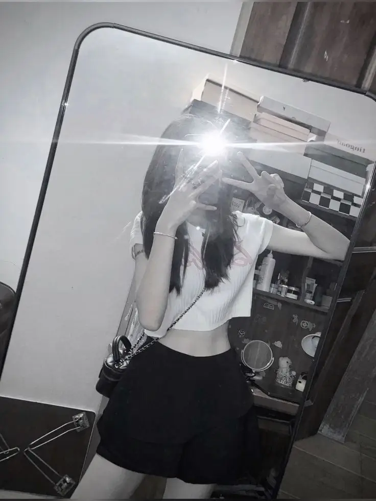 Ảnh Gái Chụp Trước Gương: Tuyển Tập 100 Hình Ảnh Đáng Yêu 6