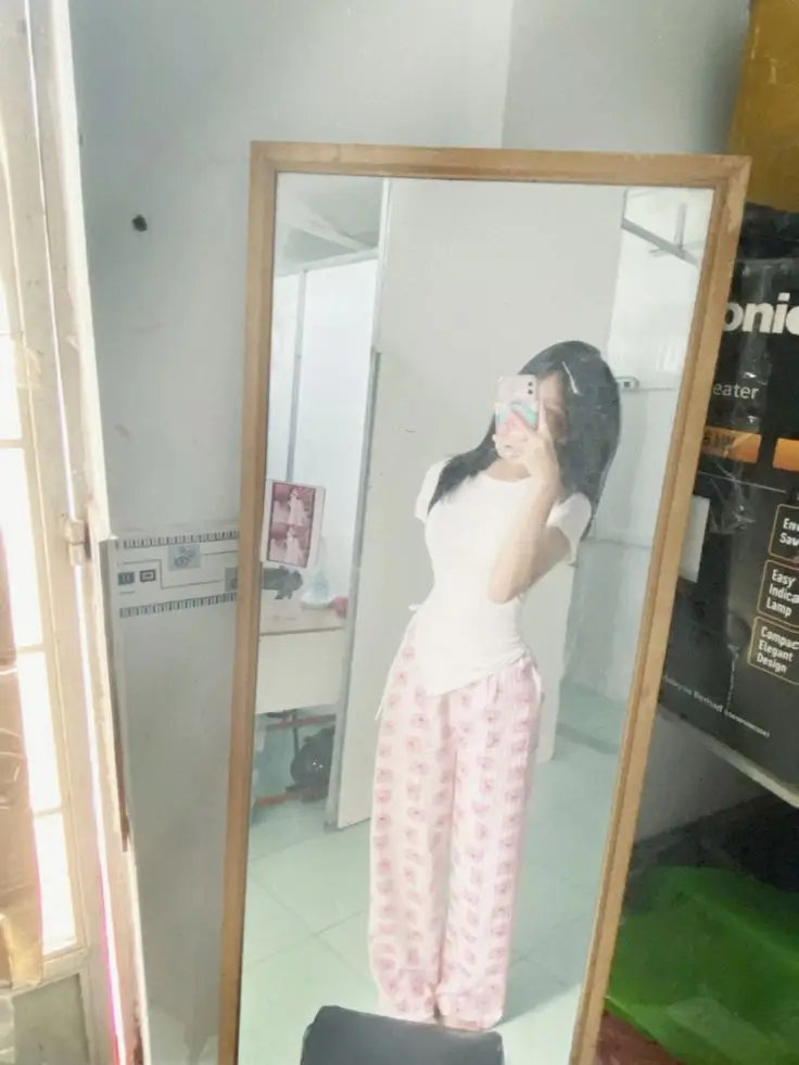 Ảnh Gái Chụp Trước Gương: Tuyển Tập 100 Hình Ảnh Đáng Yêu 17