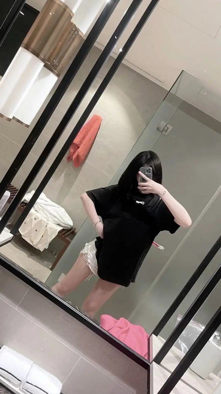 Ảnh Gái Chụp Trước Gương: Tuyển Tập 100 Hình Ảnh Đáng Yêu 18