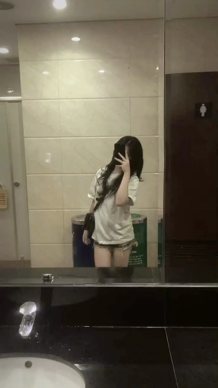 Ảnh Gái Chụp Trước Gương: Tuyển Tập 100 Hình Ảnh Đáng Yêu 27