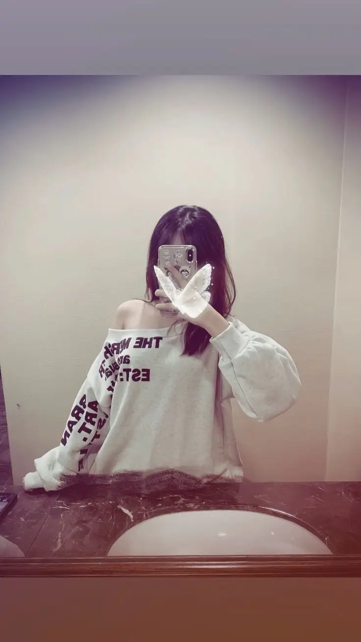 Ảnh Gái Chụp Trước Gương: Tuyển Tập 100 Hình Ảnh Đáng Yêu 28