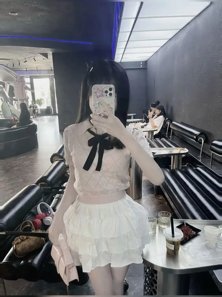 Ảnh Gái Chụp Trước Gương: Tuyển Tập 100 Hình Ảnh Đáng Yêu 50