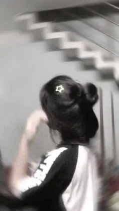 Ảnh Gái Cute Che Mặt Đơn Giản 22