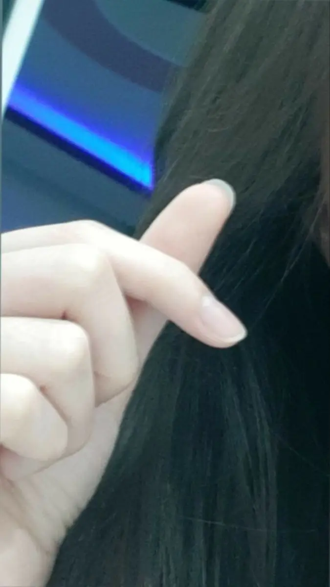 Ảnh Gái Cute Che Mặt Đơn Giản 55