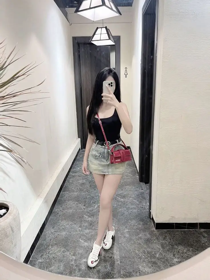 Ảnh Gái Đẹp Chụp Trước Gương Tỏa Sáng 17