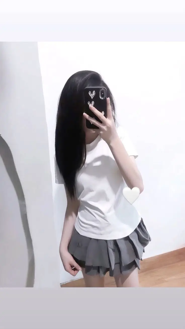 Ảnh Gái Đẹp Chụp Trước Gương Tỏa Sáng 23
