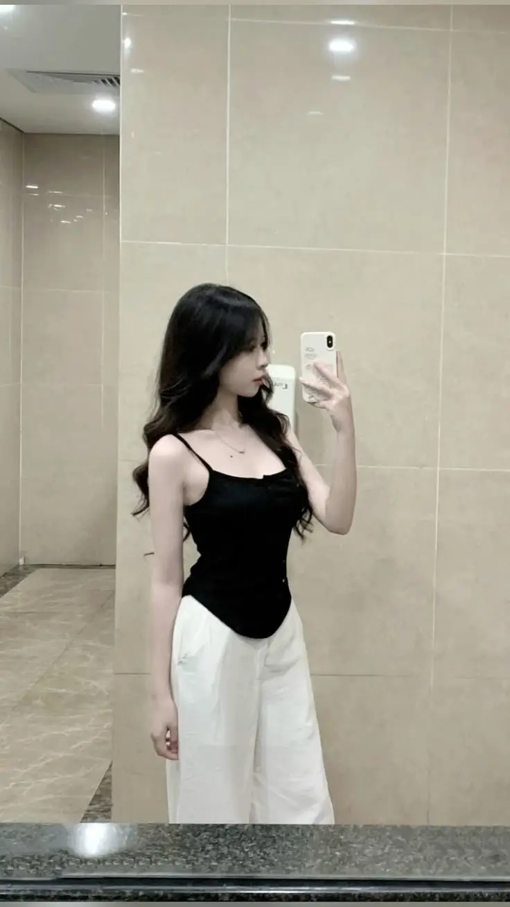 Ảnh Gái Đẹp Chụp Trước Gương Tỏa Sáng 41