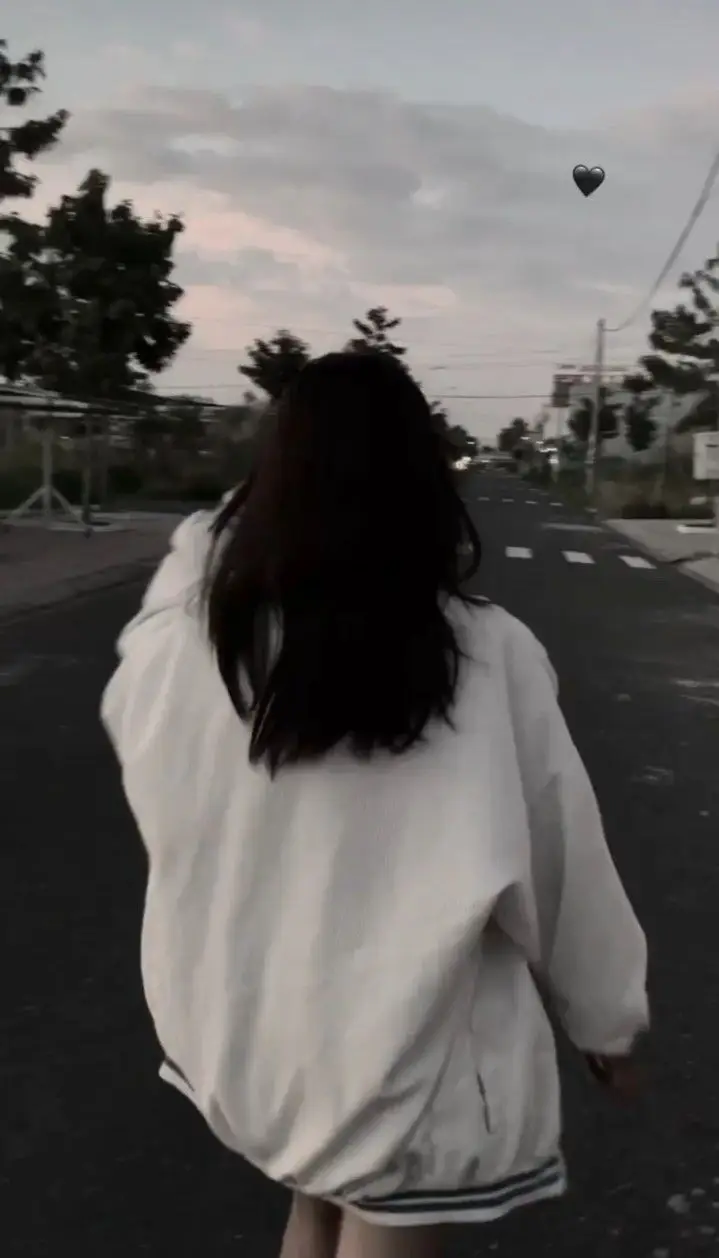 Ảnh Gái Đẹp Tóc Ngắn Che Mặt: Sự Cuốn Hút Trong Bí Ẩn 6