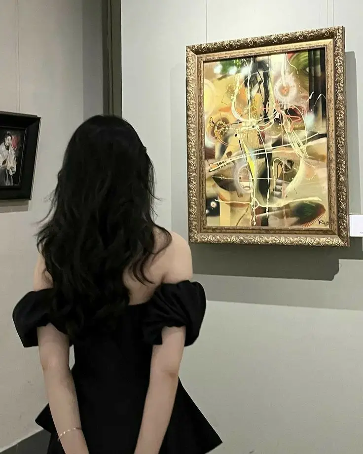 Ảnh Gái Đẹp Tóc Ngắn Che Mặt: Sự Cuốn Hút Trong Bí Ẩn 19