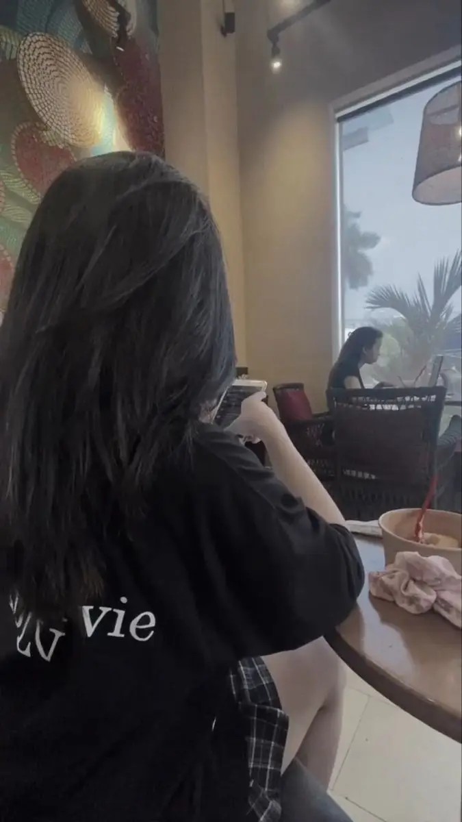 Ảnh Gái Đẹp Tóc Ngắn Che Mặt: Sự Cuốn Hút Trong Bí Ẩn 53