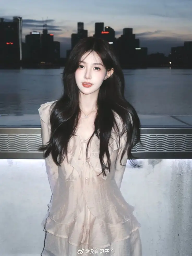 Ảnh gái đẹp Trung Quốc phong cách hiện đại 45