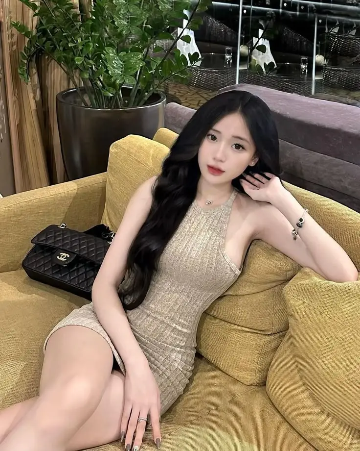 Ảnh Gái Mặc Váy Ngắn - 50 Hình Ảnh Nữ Tính 22