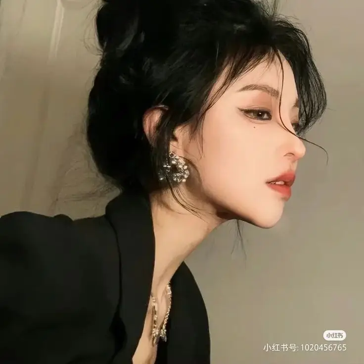 Ảnh Gái Trung Quốc Ngầu: Vẻ Đẹp Cá Tính Và Quyến Rũ 35