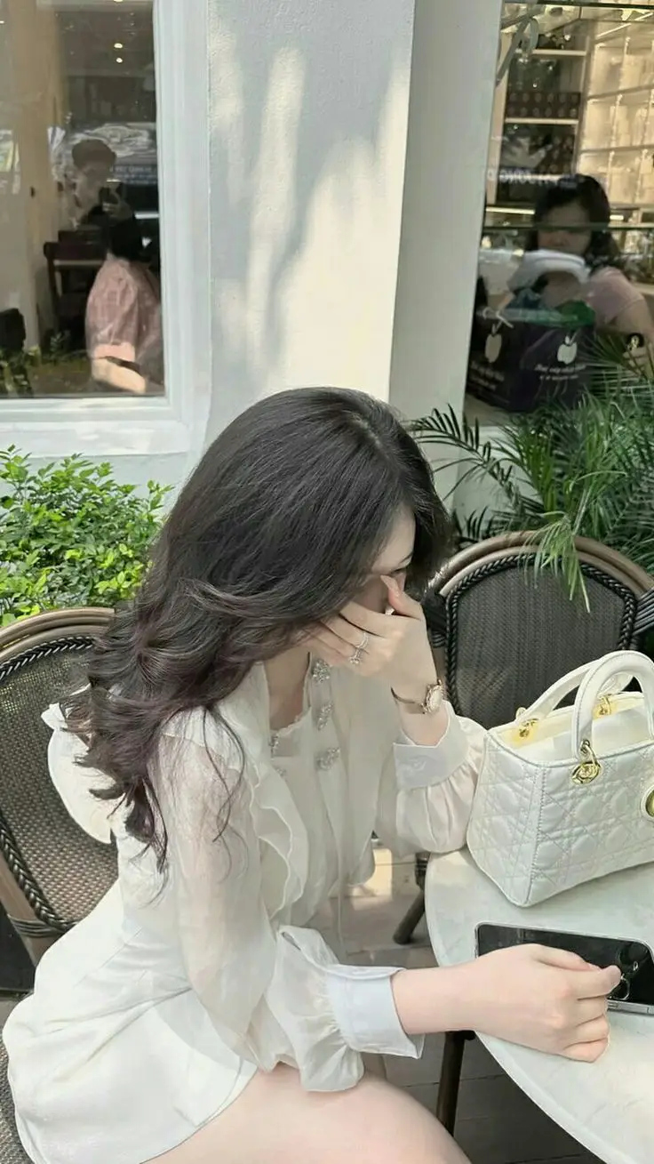 Ảnh Gái Xinh Che Mặt Bằng Điện Thoại: Tuyển Tập Hình Ảnh Độc Đáo 35