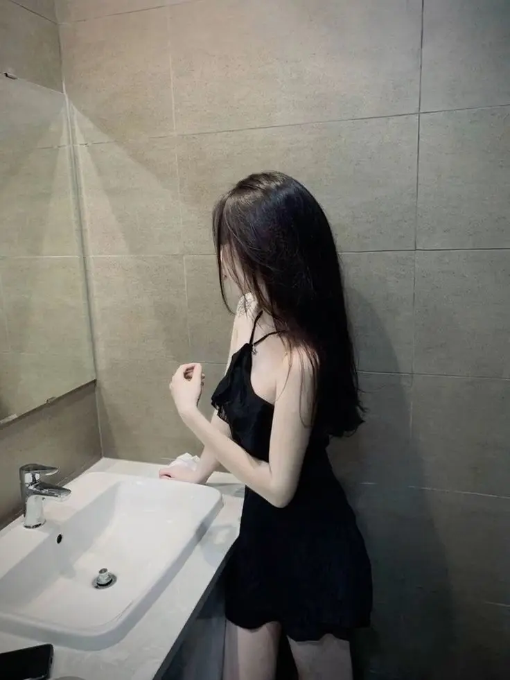 Ảnh Gái Xinh Che Mặt Bằng Điện Thoại: Tuyển Tập Hình Ảnh Độc Đáo 36