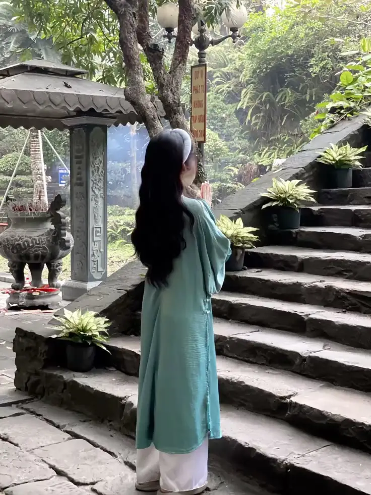 Ảnh Gái Xinh Che Mặt Tóc Dài: Vẻ Đẹp Bí Ẩn 15