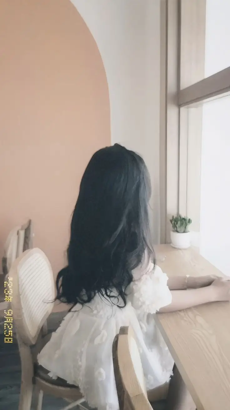 Ảnh Gái Xinh Che Mặt Tóc Dài: Vẻ Đẹp Bí Ẩn 29