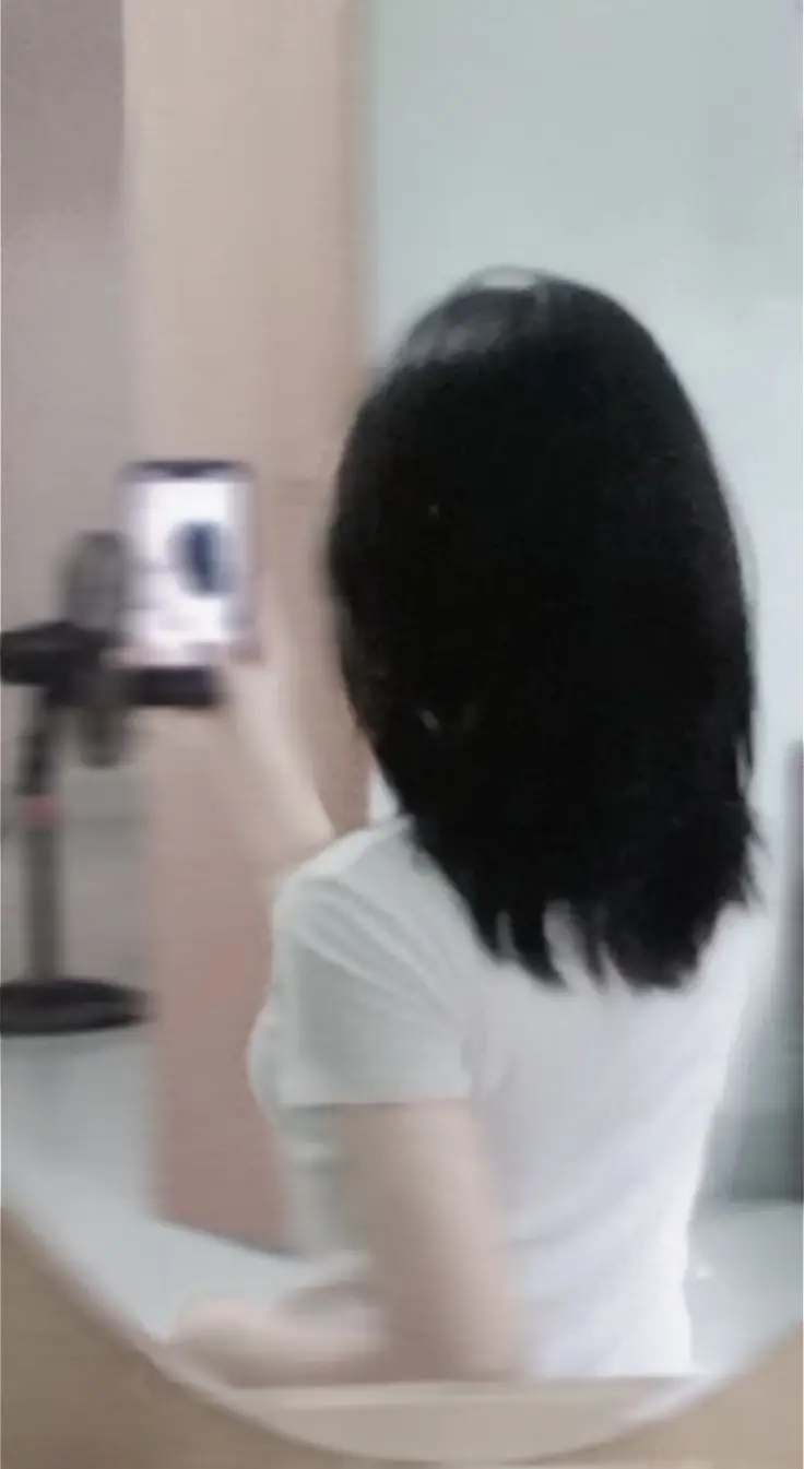 Ảnh Gái Xinh Che Mặt Tóc Dài: Vẻ Đẹp Bí Ẩn 33