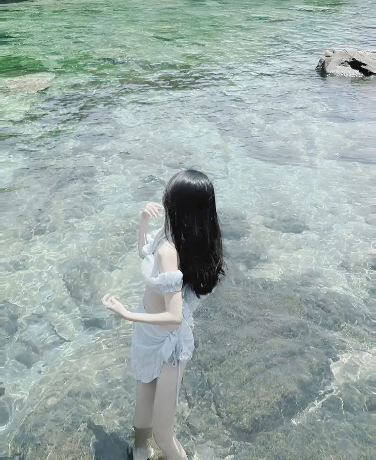 Ảnh Gái Xinh Che Mặt Tóc Dài: Vẻ Đẹp Bí Ẩn 36